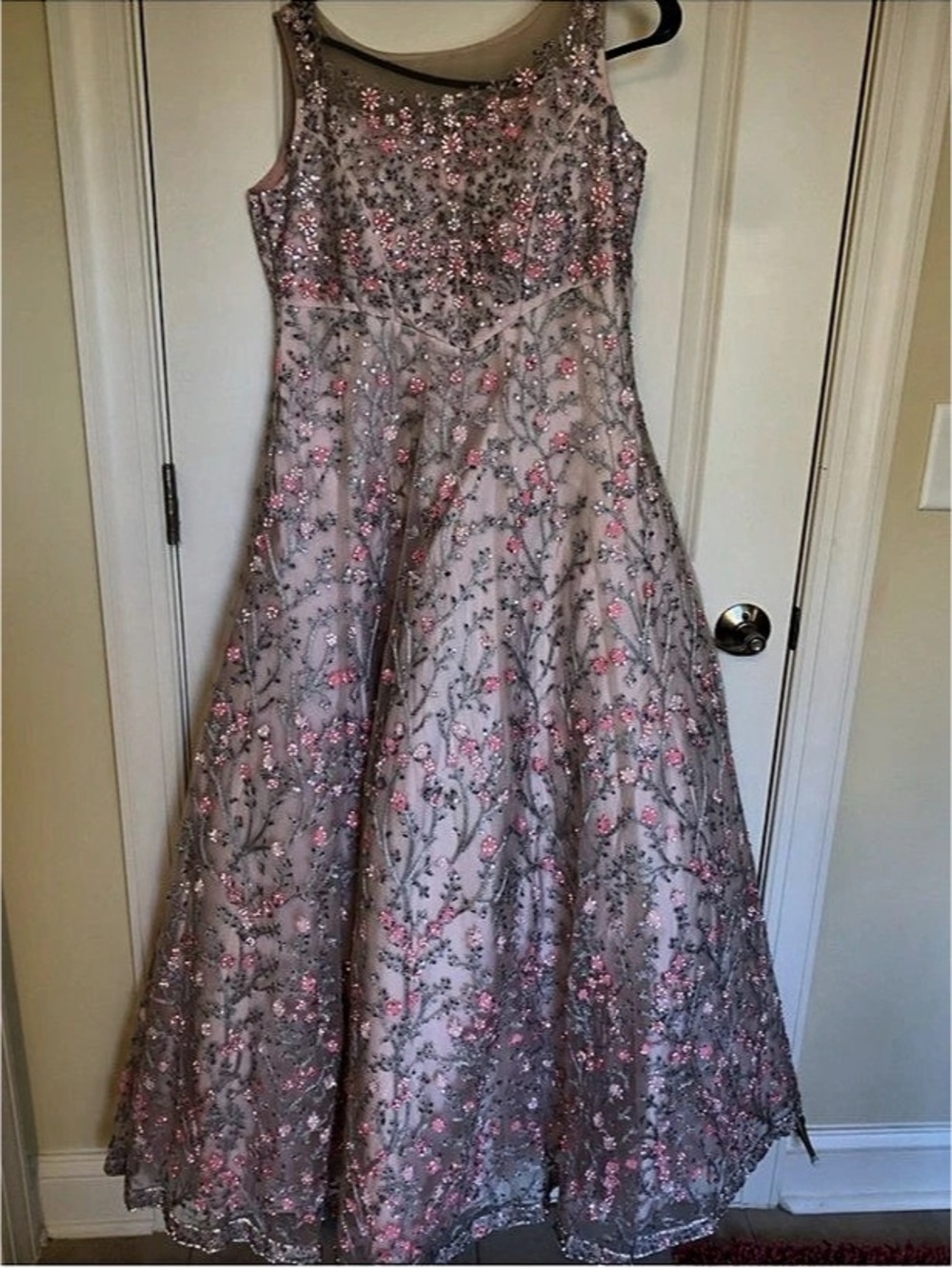 Floral and embroidery Embellished Maxi Dress in Pink & Silver Like New